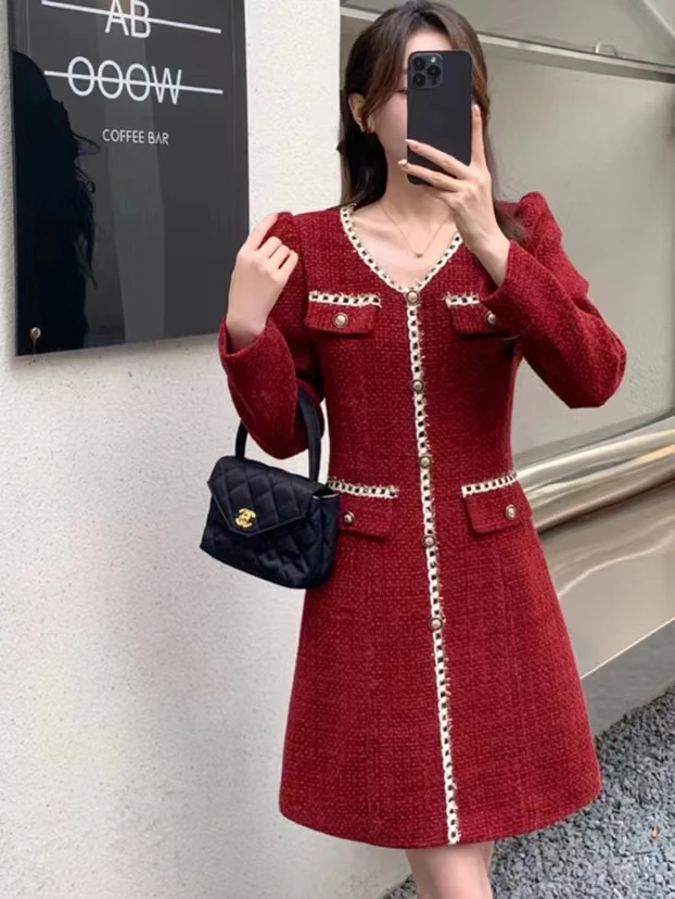 成龙服饰推荐新款时尚洋气轻奢小香风名媛连衣裙