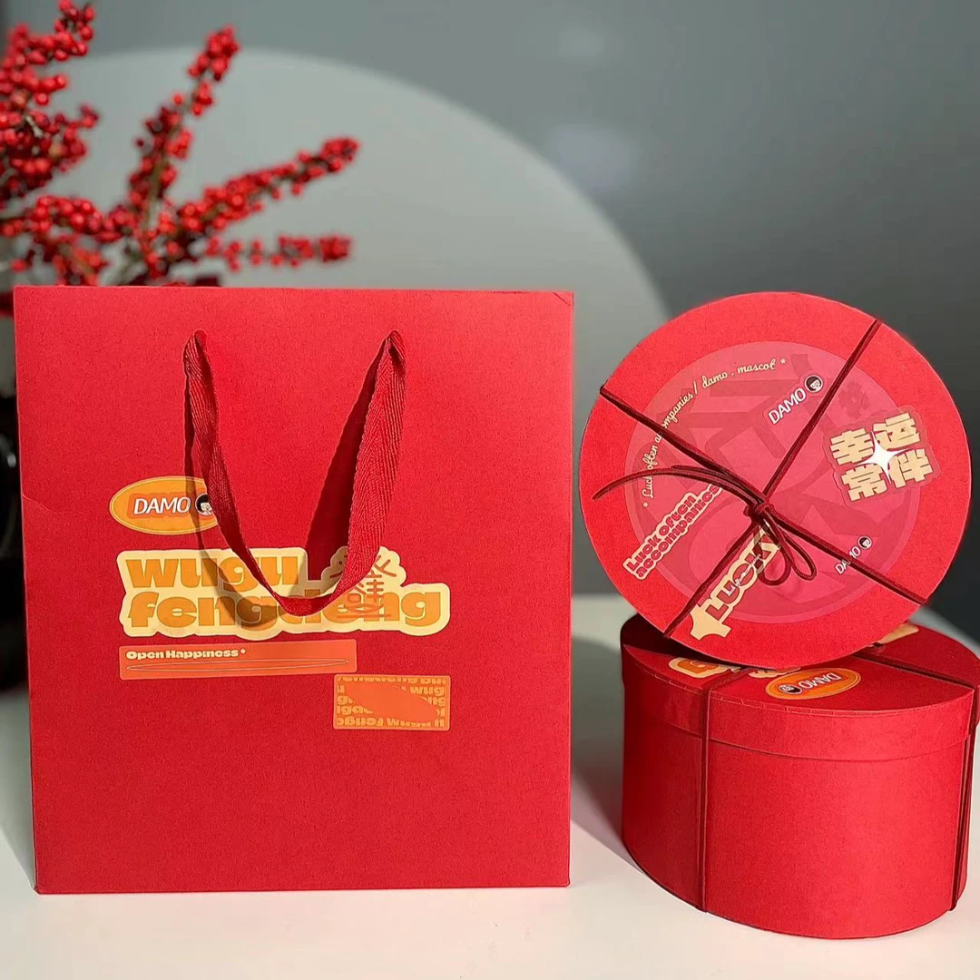 点心礼盒手工制作凤梨酥黄油曲奇牛轧饼干夹心饼干和巧克力单品