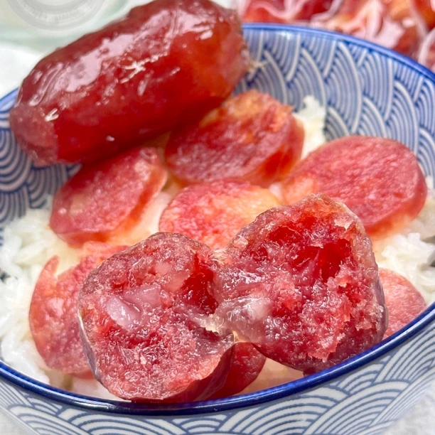 广式经典腊肠粒粒肠口感丰富猪肠衣甜酒香浓油润爆汁甘香松化中通