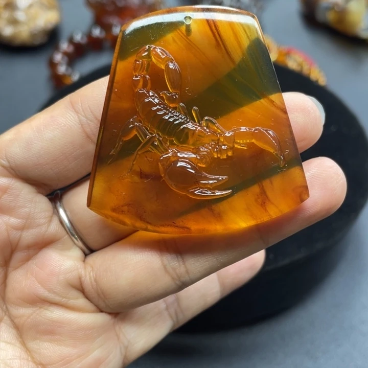 琥珀裸石未镶嵌独霸大业