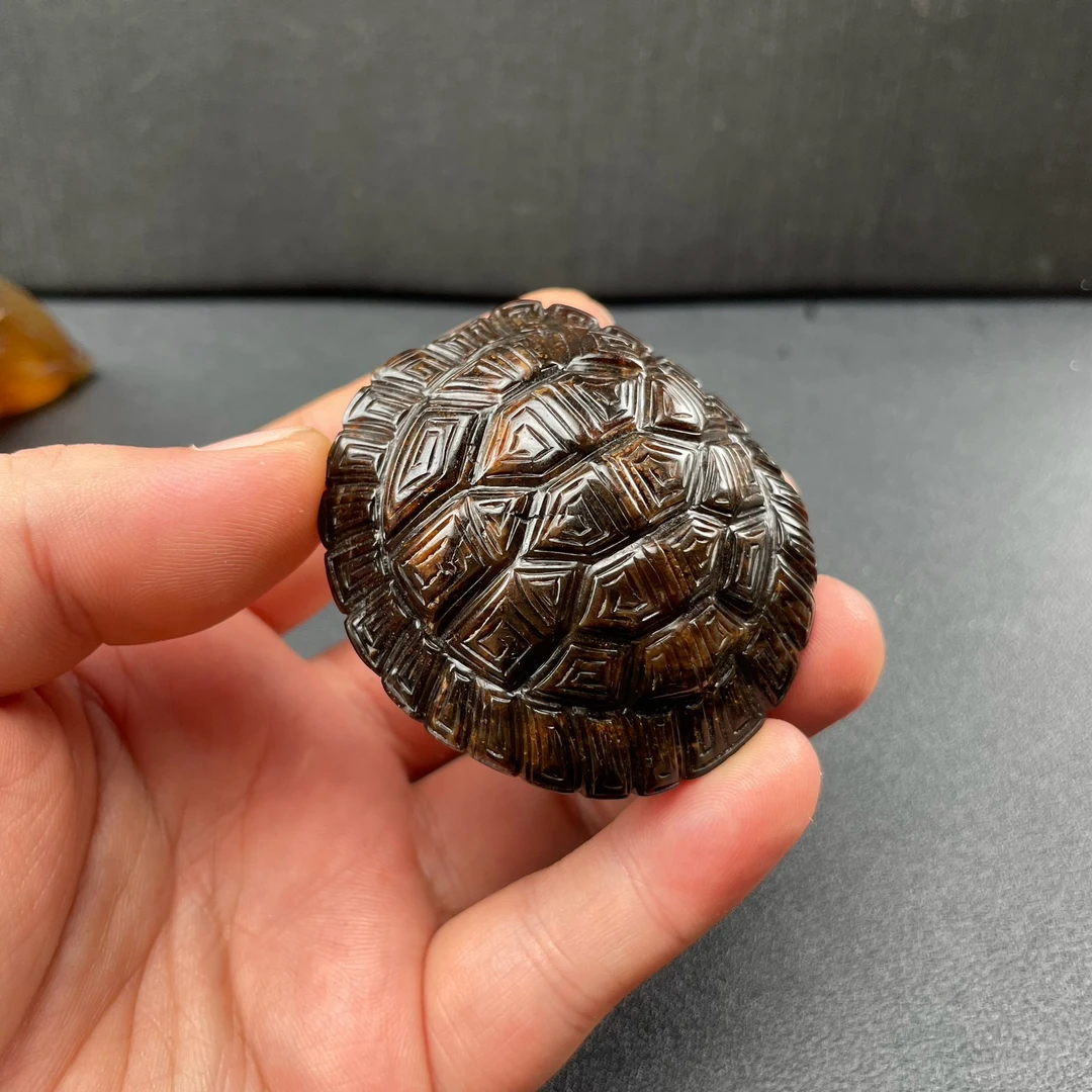 缅甸琥珀乌龟壳寓意平安长寿，富甲一方