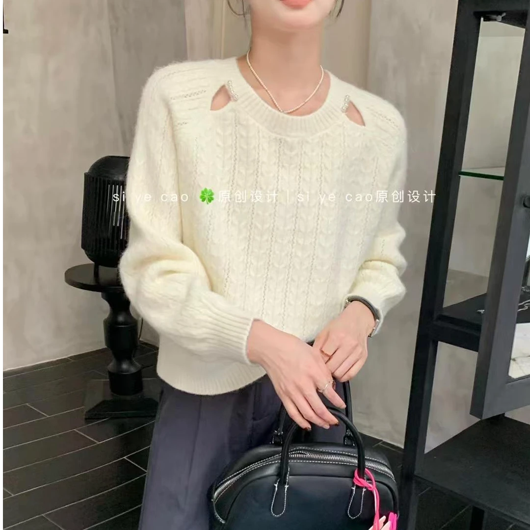 秋冬法式镂空镶珠设计感毛衣新款圆领套头长袖针织衫显瘦上衣