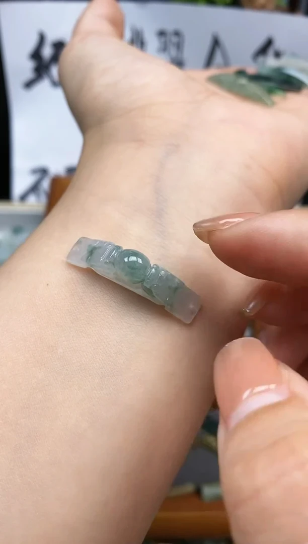 【闪购商品】翡翠颈饰未镶嵌1