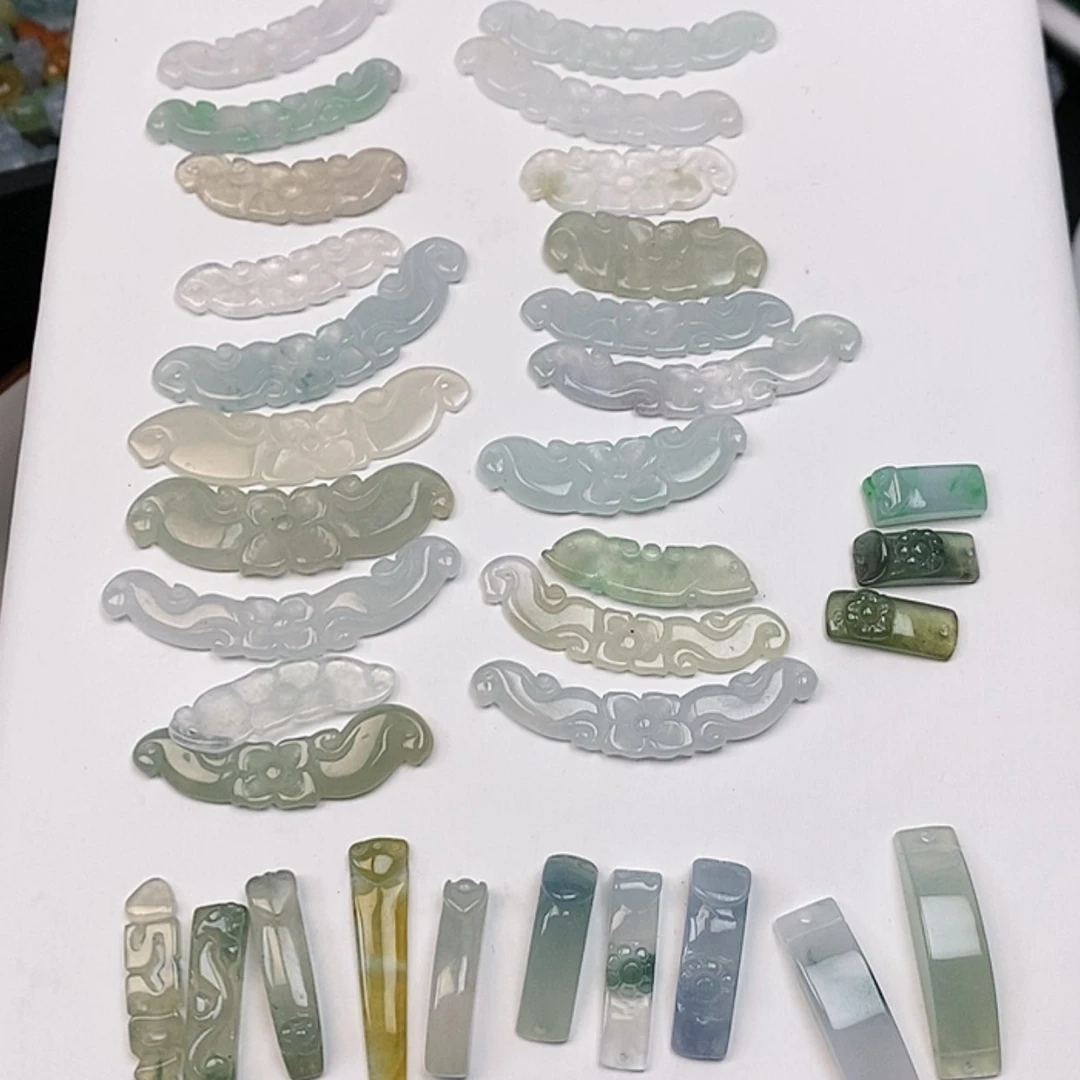 【闪购商品】翡翠颈饰未镶嵌玉衡手牌