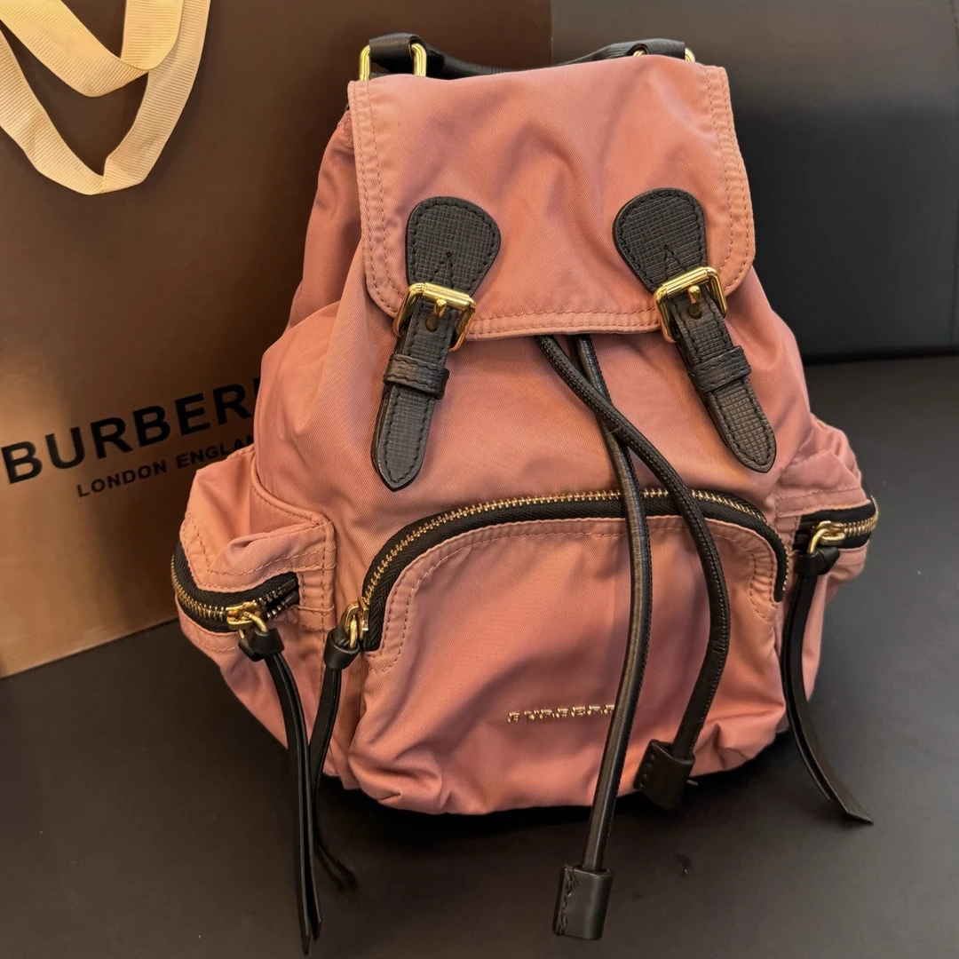 95新 BURBERRY/博柏利 豆沙色降落伞双肩包