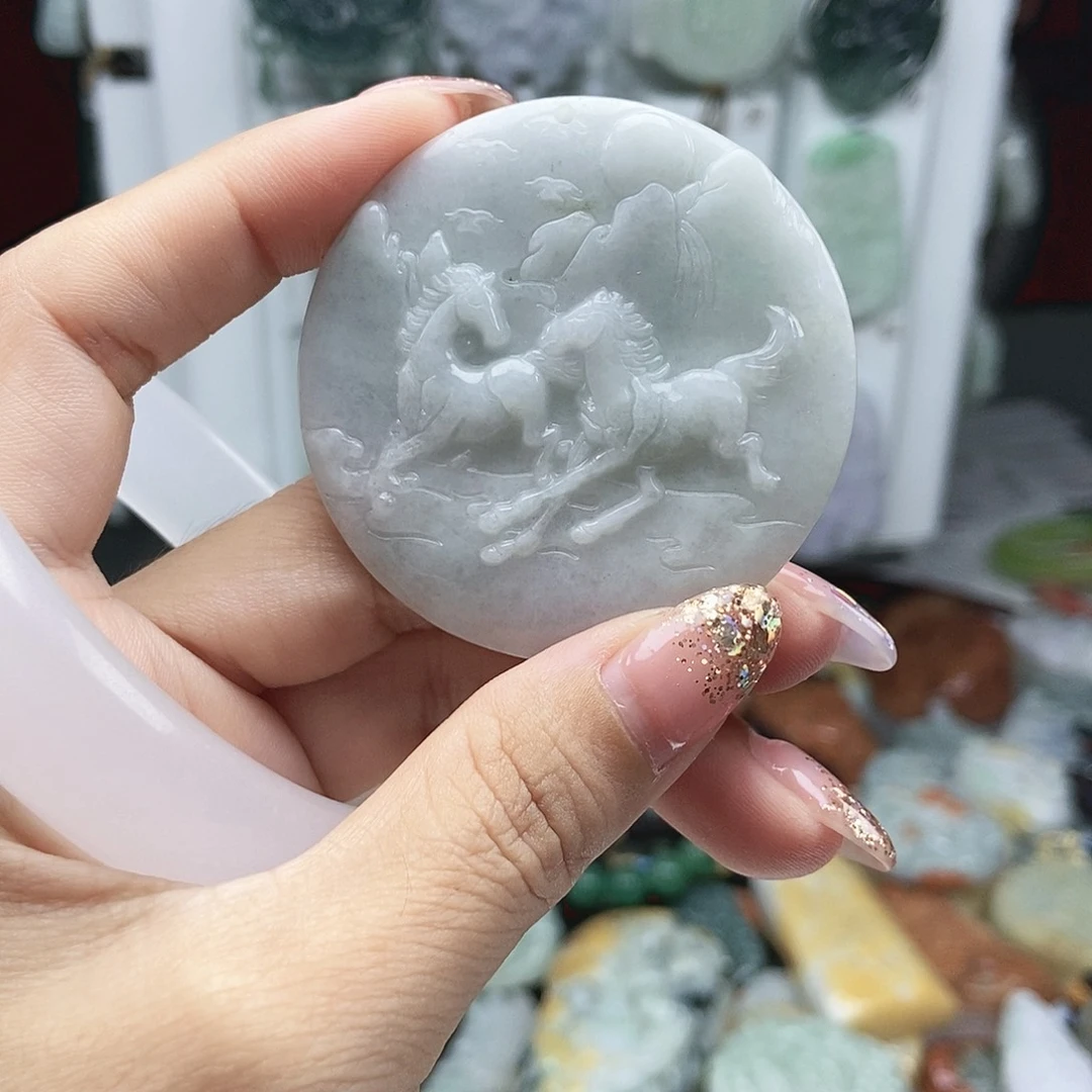 翡翠颈饰未镶嵌翡翠