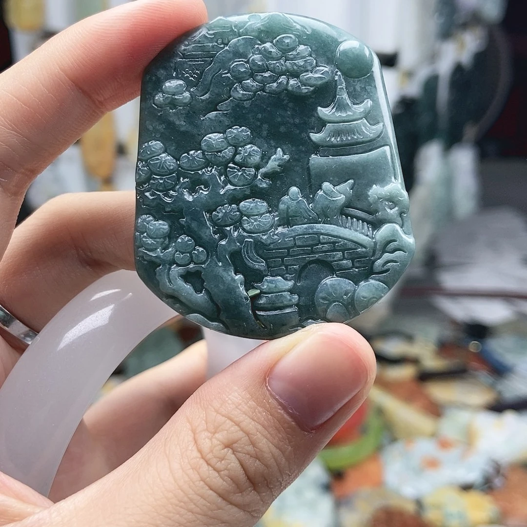 翡翠颈饰未镶嵌翡翠