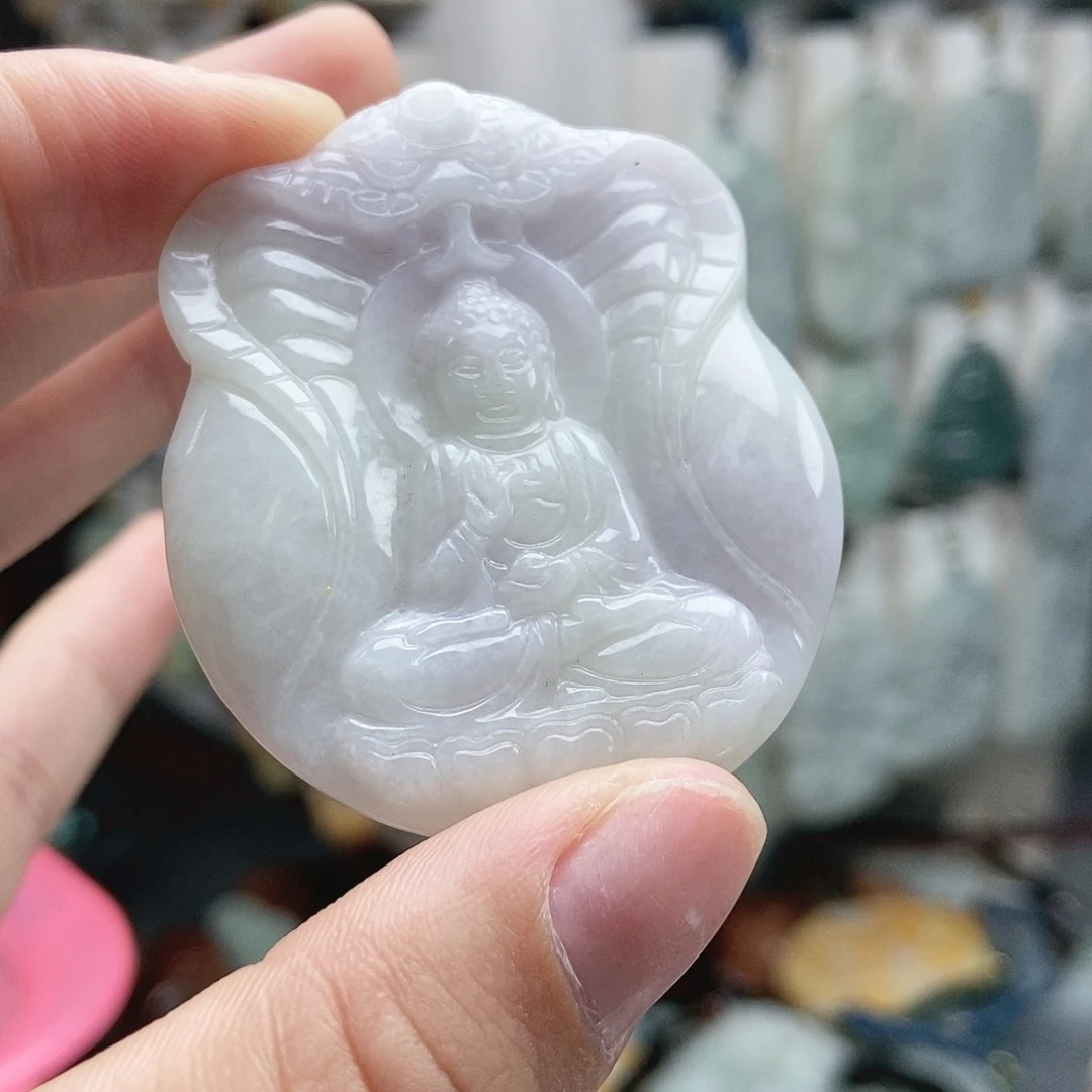 翡翠挂件未镶嵌翡翠