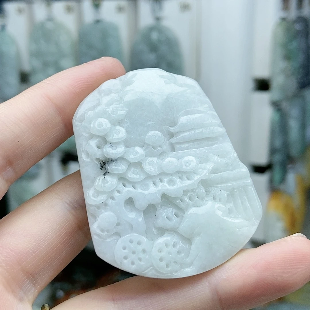 翡翠挂件未镶嵌翡翠
