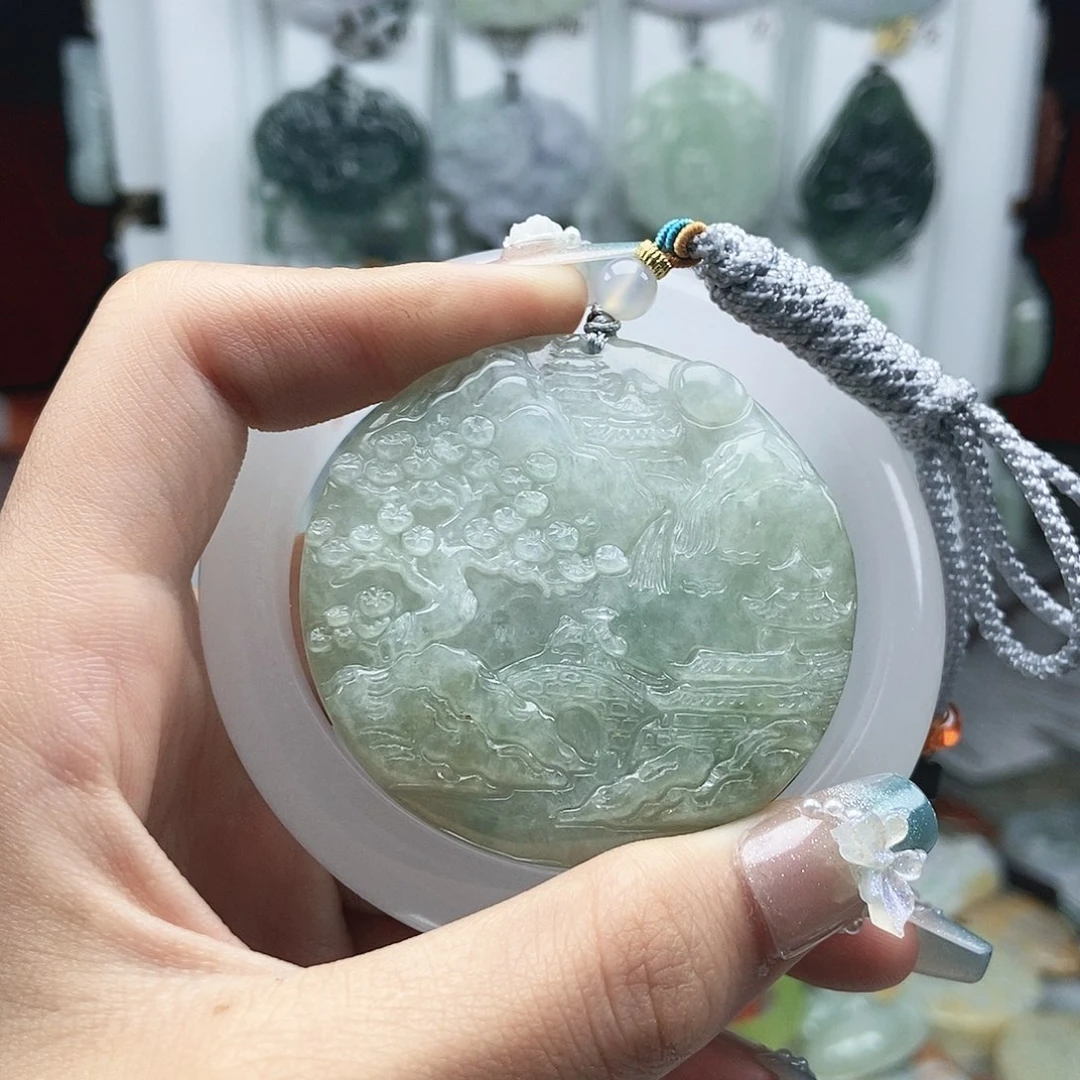 翡翠颈饰未镶嵌翡翠