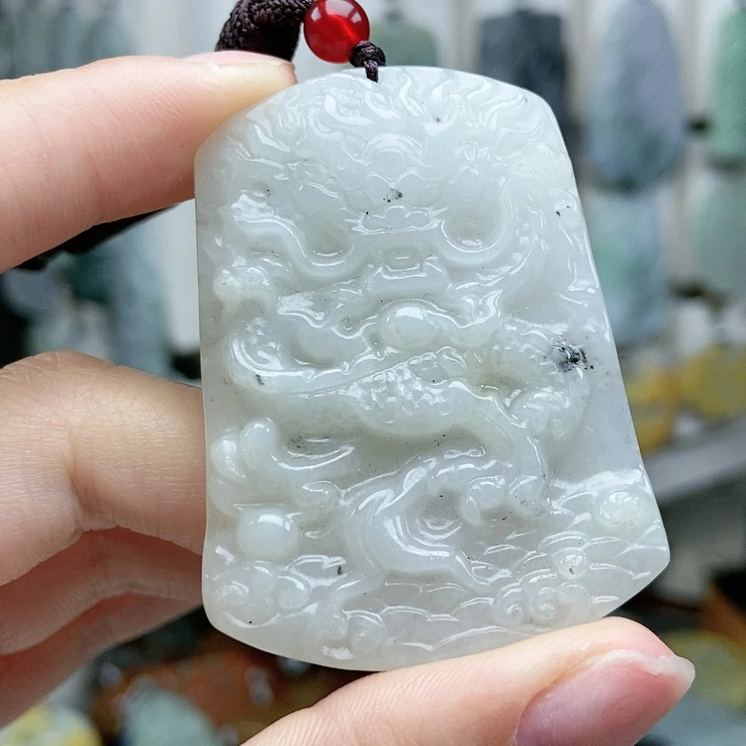 翡翠挂件未镶嵌翡翠