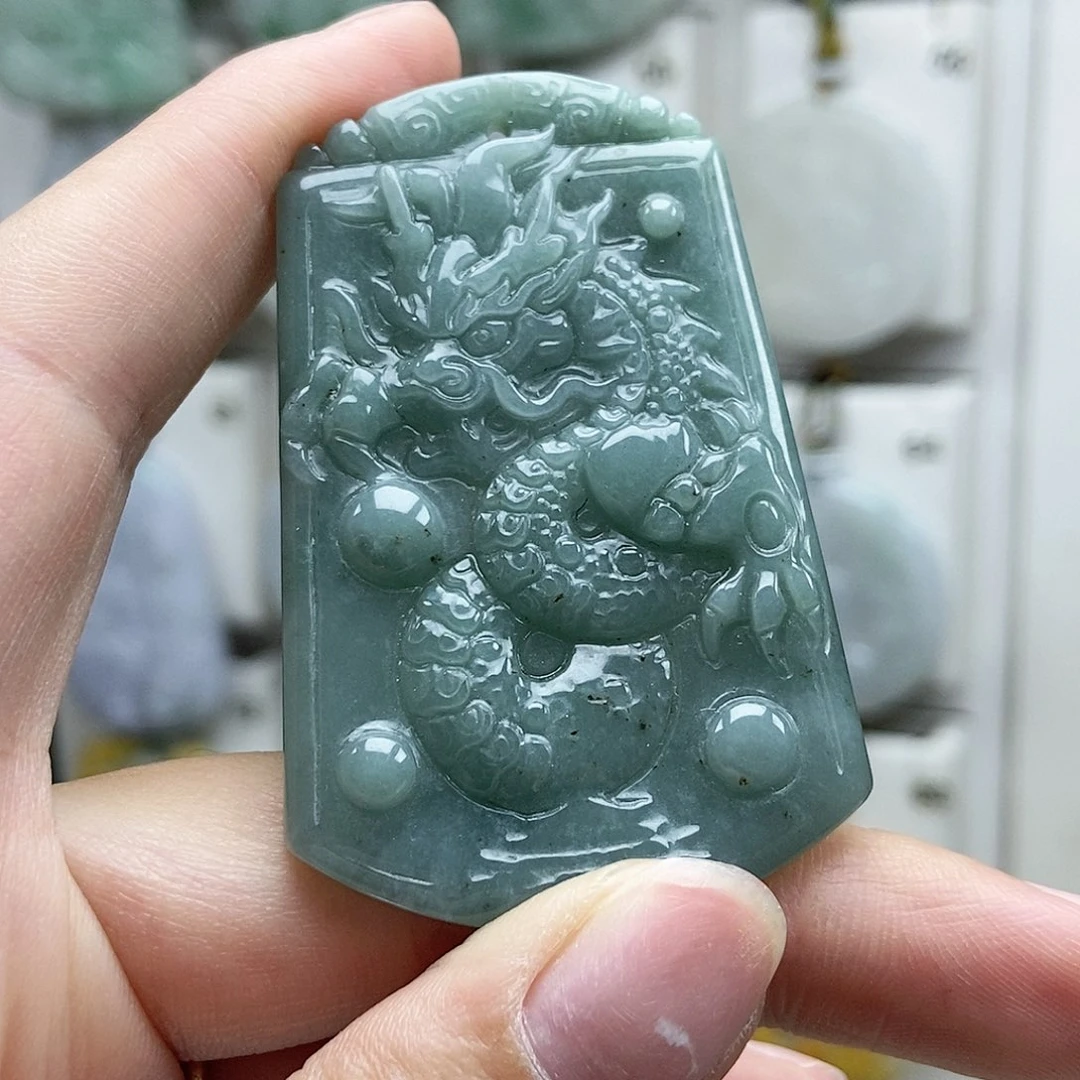 翡翠挂件未镶嵌翡翠