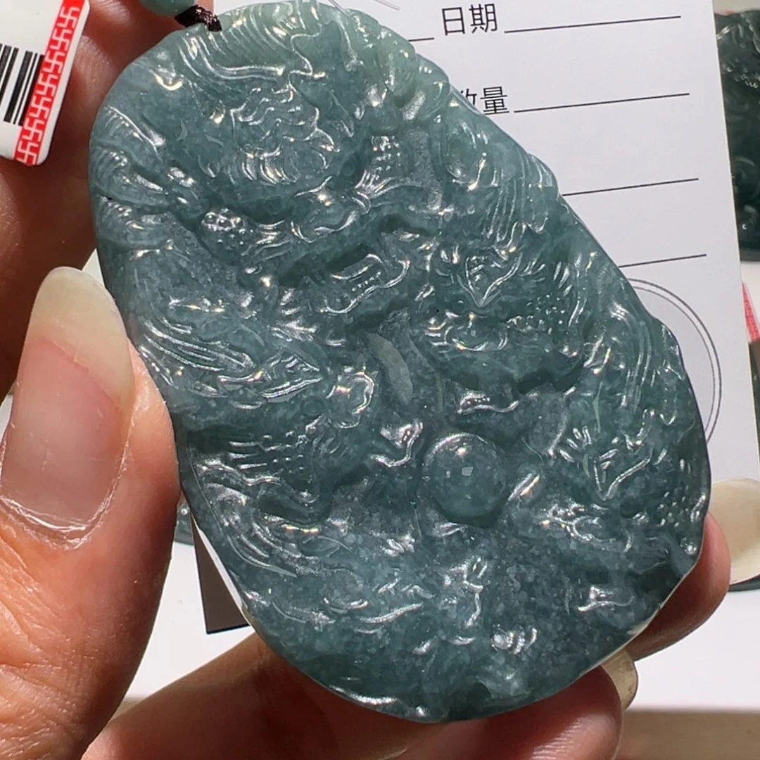 翡翠颈饰未镶嵌龙牌