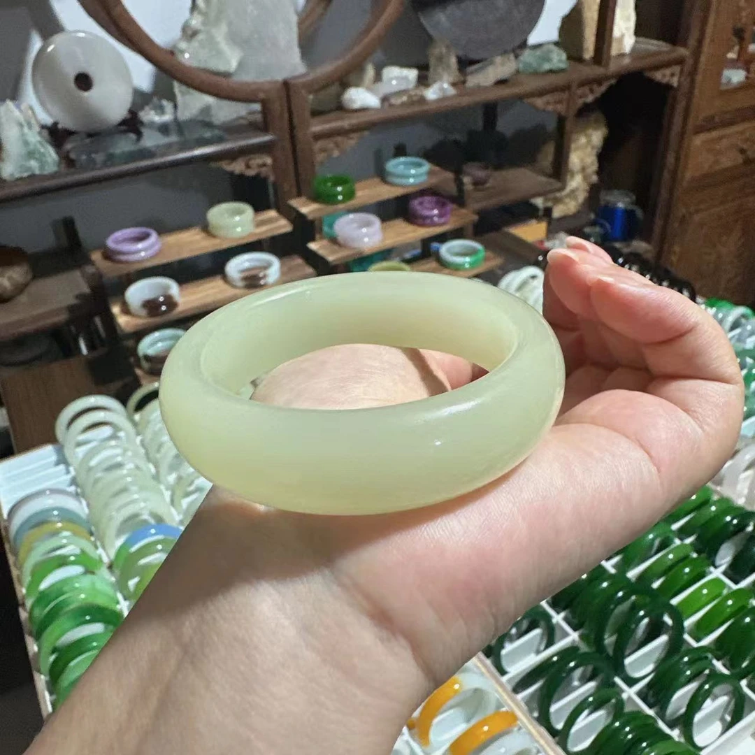 D78和田玉精品高货青海晴水手镯藏收正圈