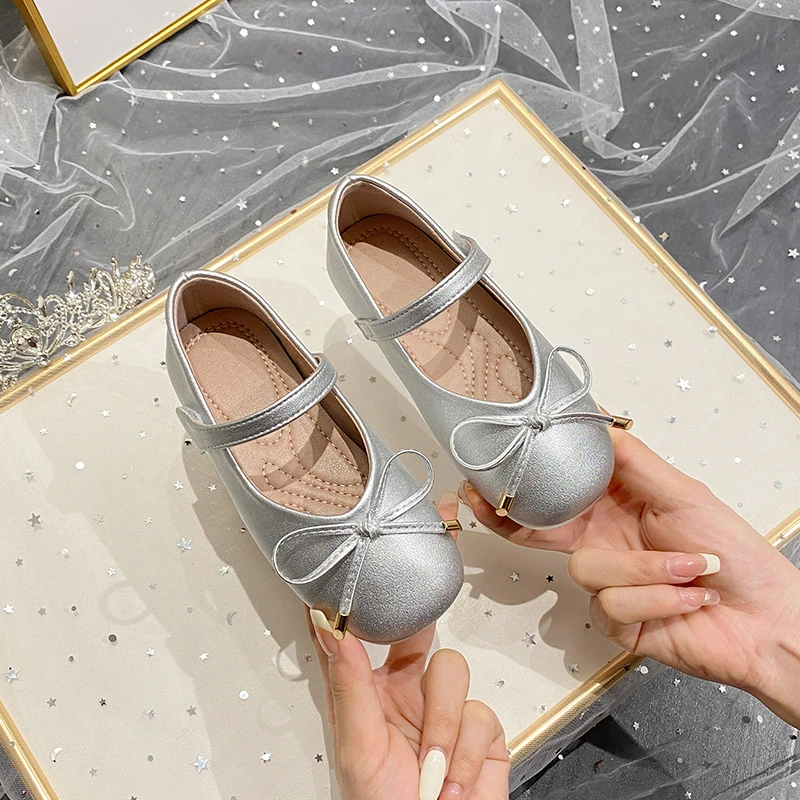 女童鞋子公主鞋2025新款儿童公主鞋软底小女孩蝴蝶结银色女宝单鞋