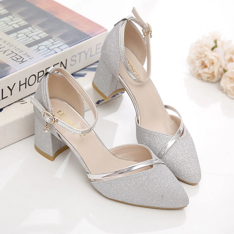 软皮包头凉鞋女款2025新款夏季粗跟中跟鞋百搭一字扣凉鞋k