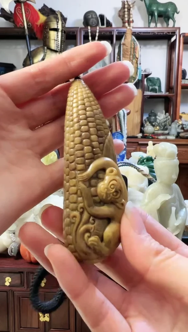 【闪购商品】石英质玉颈饰未镶嵌把件