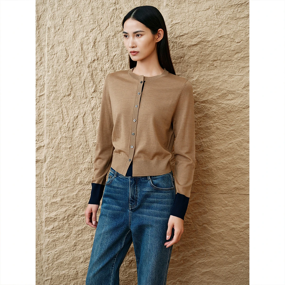 INSUN恩裳秋季袖口拼色琥珀流光风休闲时尚显瘦毛衫9C64306040