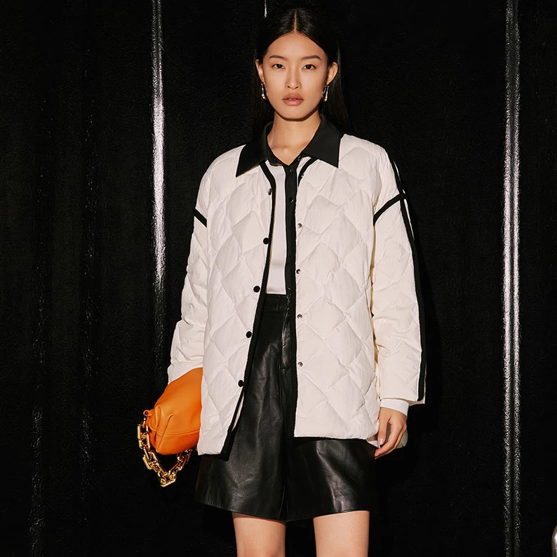 COVERINS冬装盐缩工艺压花元素撞色小香风羽绒服女CC33508320