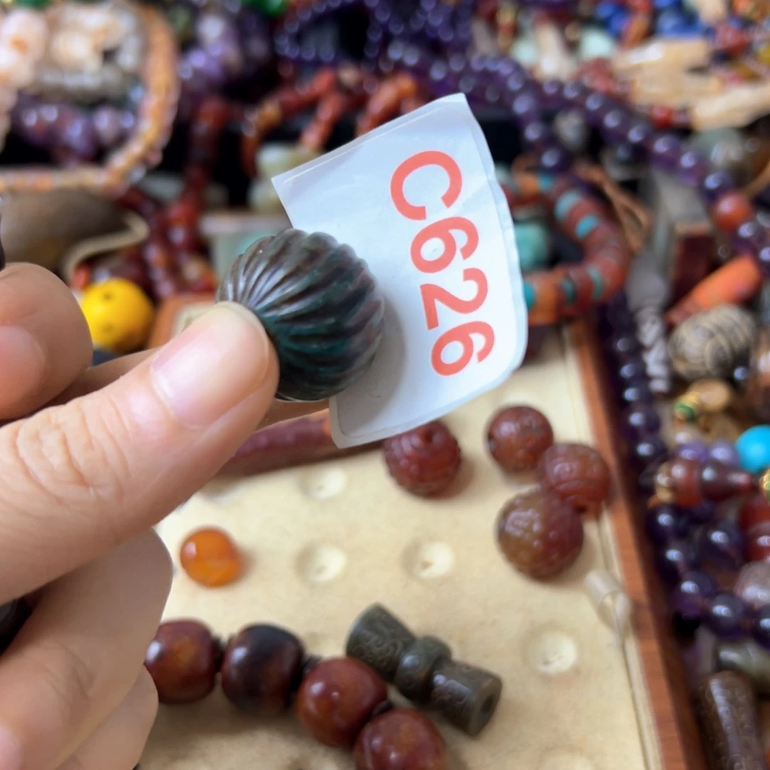 和田玉（糖玉）颈饰未镶嵌桃*