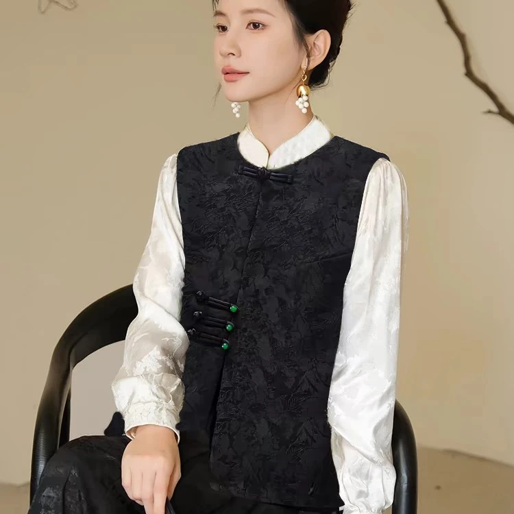 高级感黑色新中式马甲背心女款复古提花小众轻国潮风盘扣叠穿上衣
