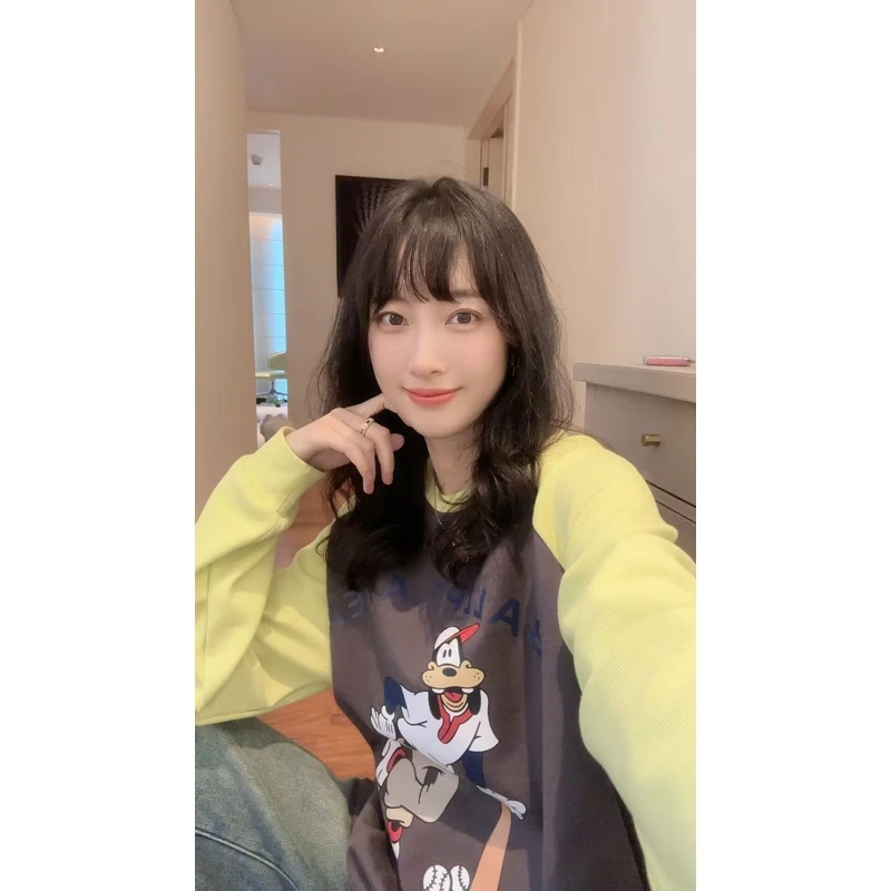 【张静芝】可爱卡通棒球狗狗时髦撞色插肩袖厚实加绒女生T恤