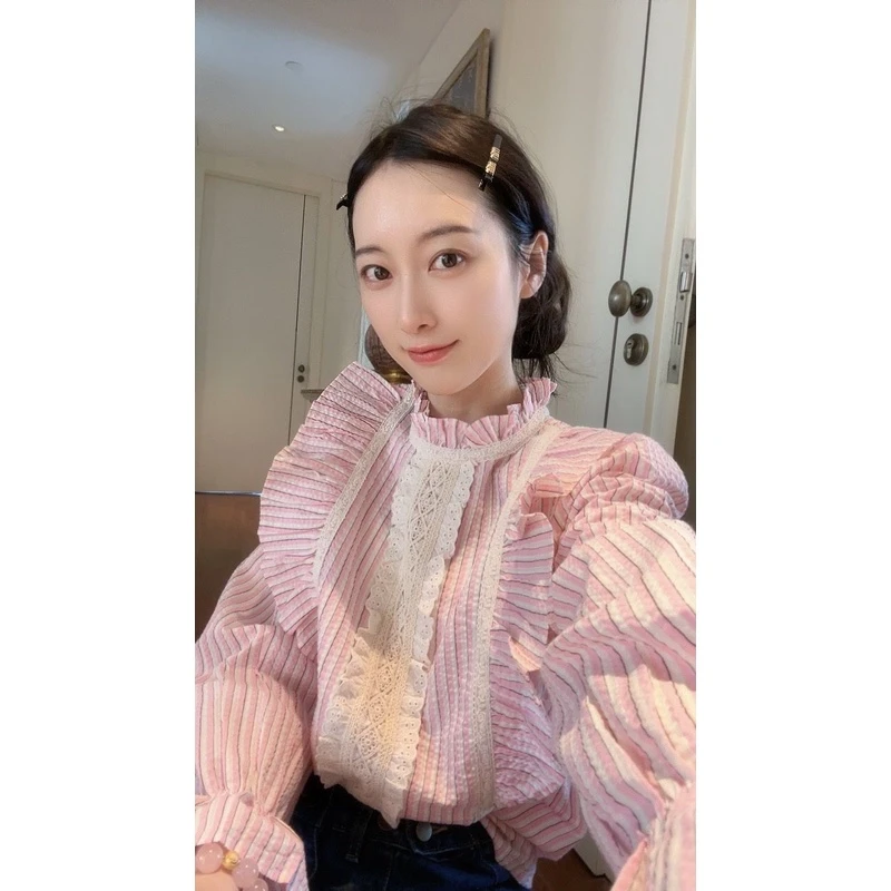 【张静芝】拼钩花边精致韩范儿褶皱纹理竖条花边袖女生衬衫