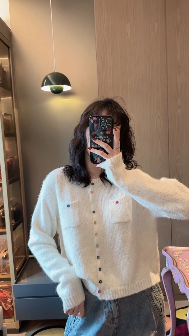 【张静芝】彩色系扣长袖针织毛衣