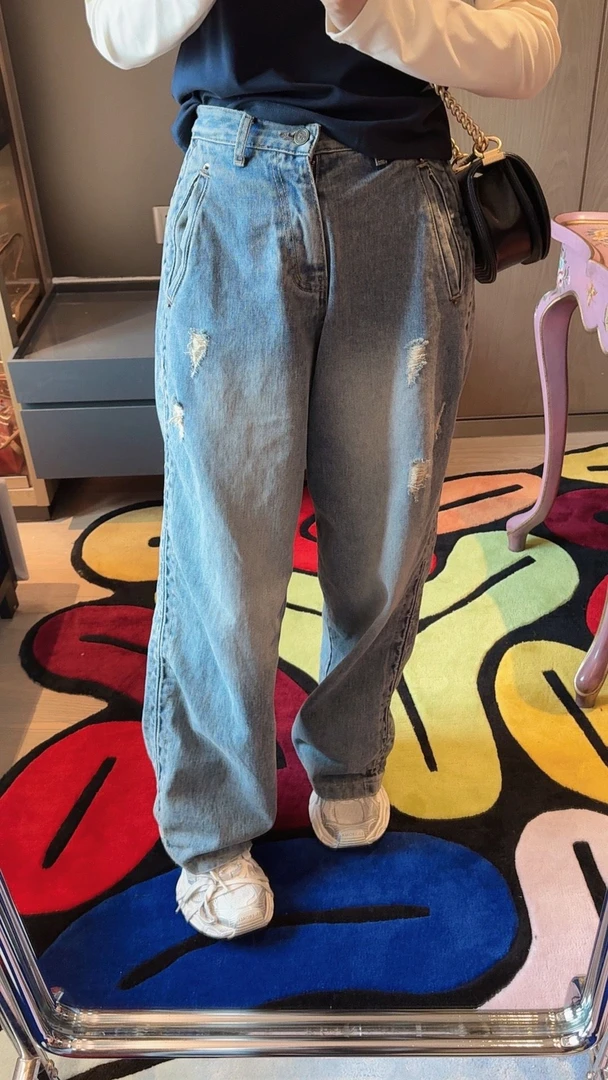 【张静芝】破洞时尚水洗蓝直筒牛仔裤