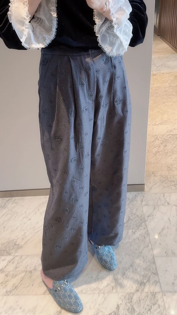 【张静芝】立体玫瑰压花灰色休闲裤