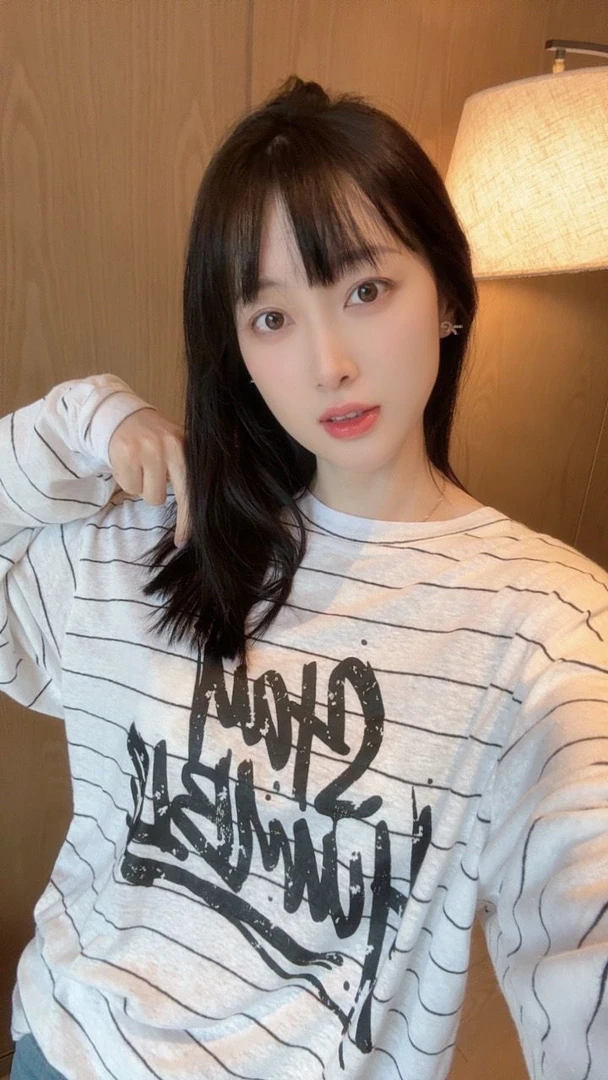 【张静芝】做旧字母印花条纹T恤