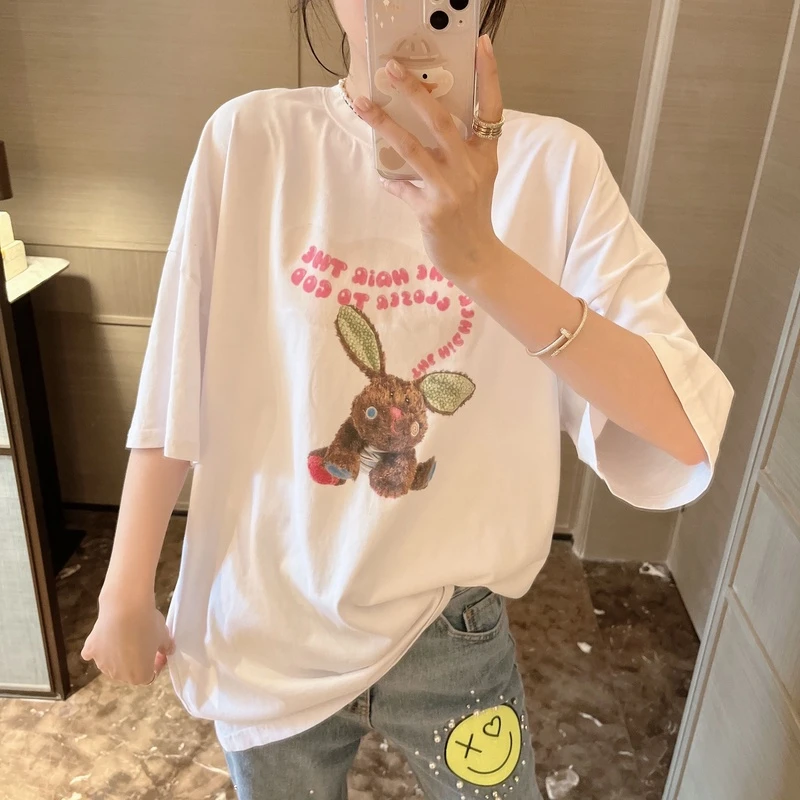 张静芝   糖果粉英文字母可爱兔子萌物宽松T恤