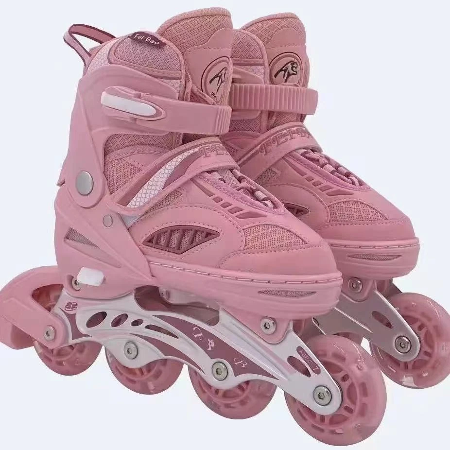 飞豹品牌休闲轮滑鞋，适合初学者，轮子带灯送护具➕头盔