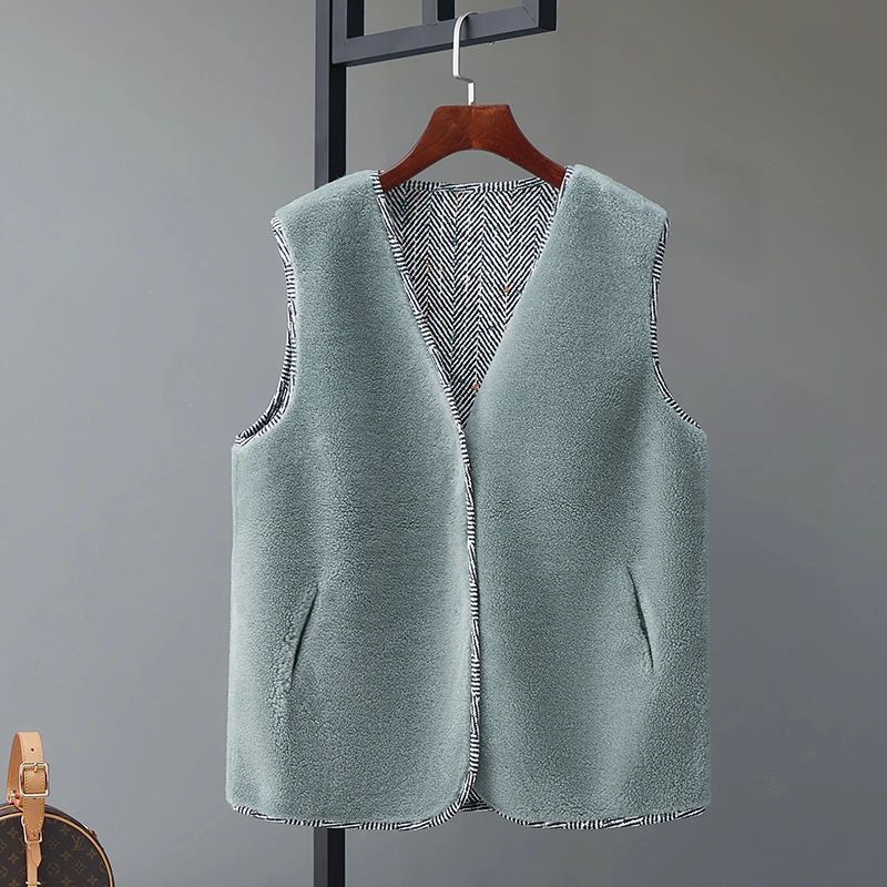 价值199的全羊毛马甲1件