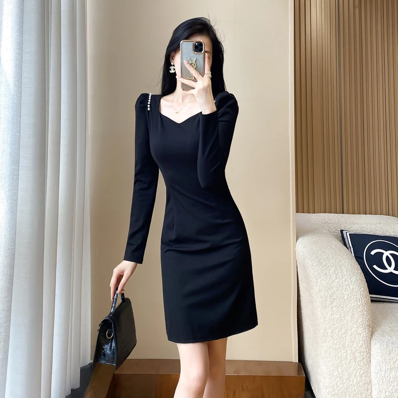 秋装长袖赫本风小黑裙轻奢高级感女装修身早秋气质连衣裙内搭裙子