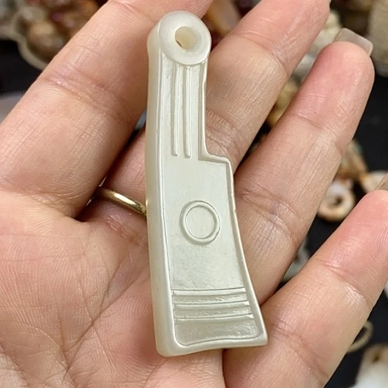 和田玉颈饰未镶嵌