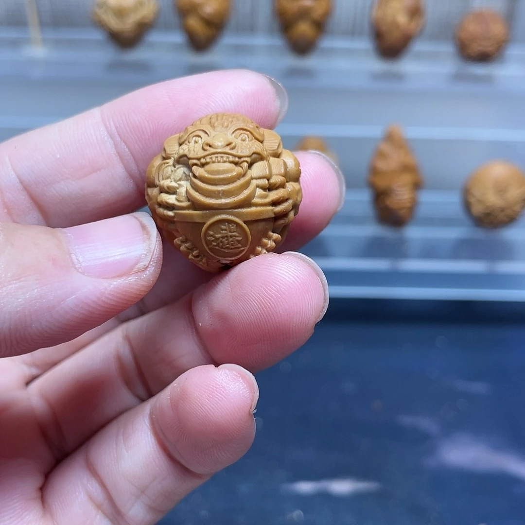 橄榄核核雕三通4号