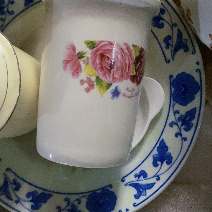 紫砂茶壶因****得陶瓷摆件
