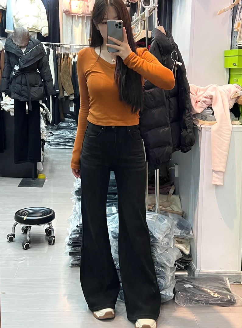 2678黑色不贴腿微喇牛仔裤女秋冬加绒加厚高腰宽松显瘦弹力长裤