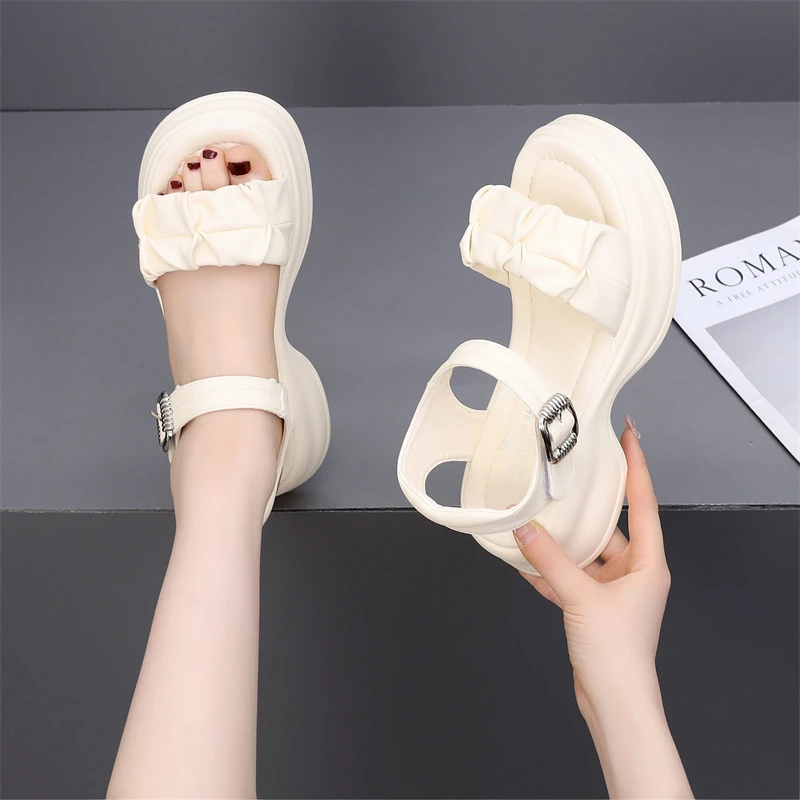 小个子增高厚底凉鞋女夏外穿2024年新款仙女风休闲百搭粗跟沙滩鞋