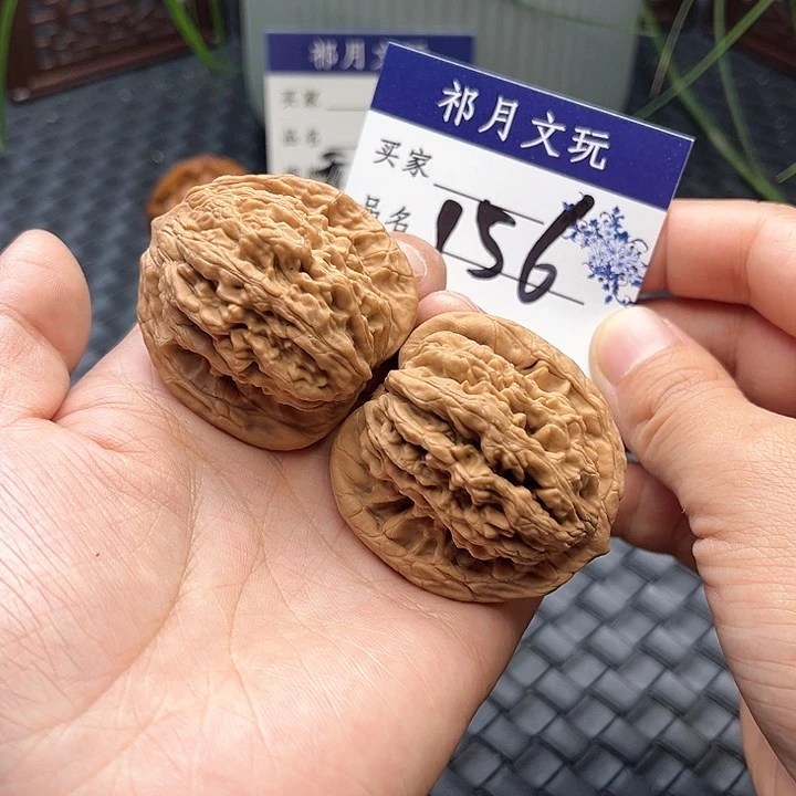 文玩核桃把件麦穗虎头王42