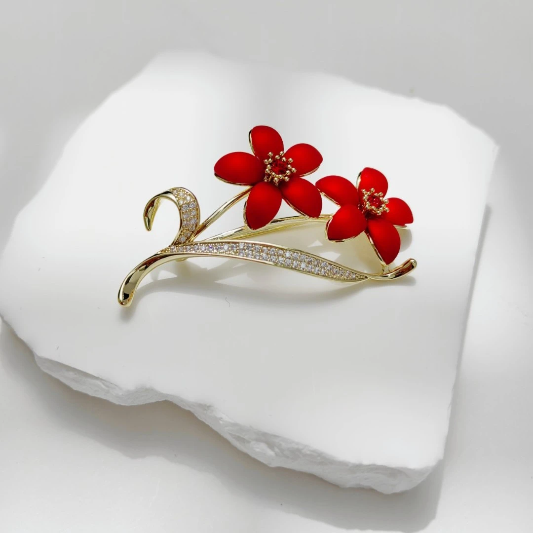 铜合金合成锆石胸针 HY2235并蒂红花胸针