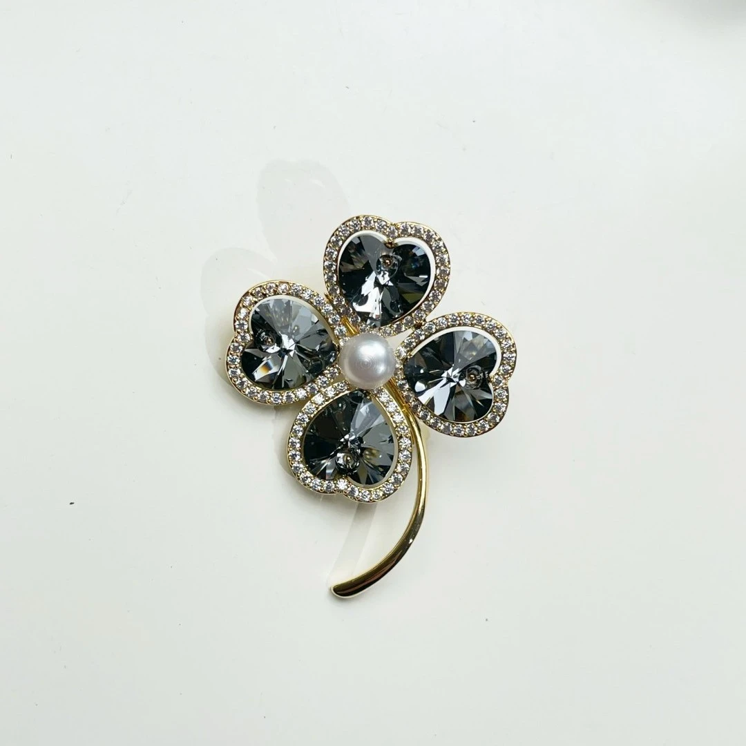 铜合金仿水晶胸针 HY2070【施】黛心四叶草胸针