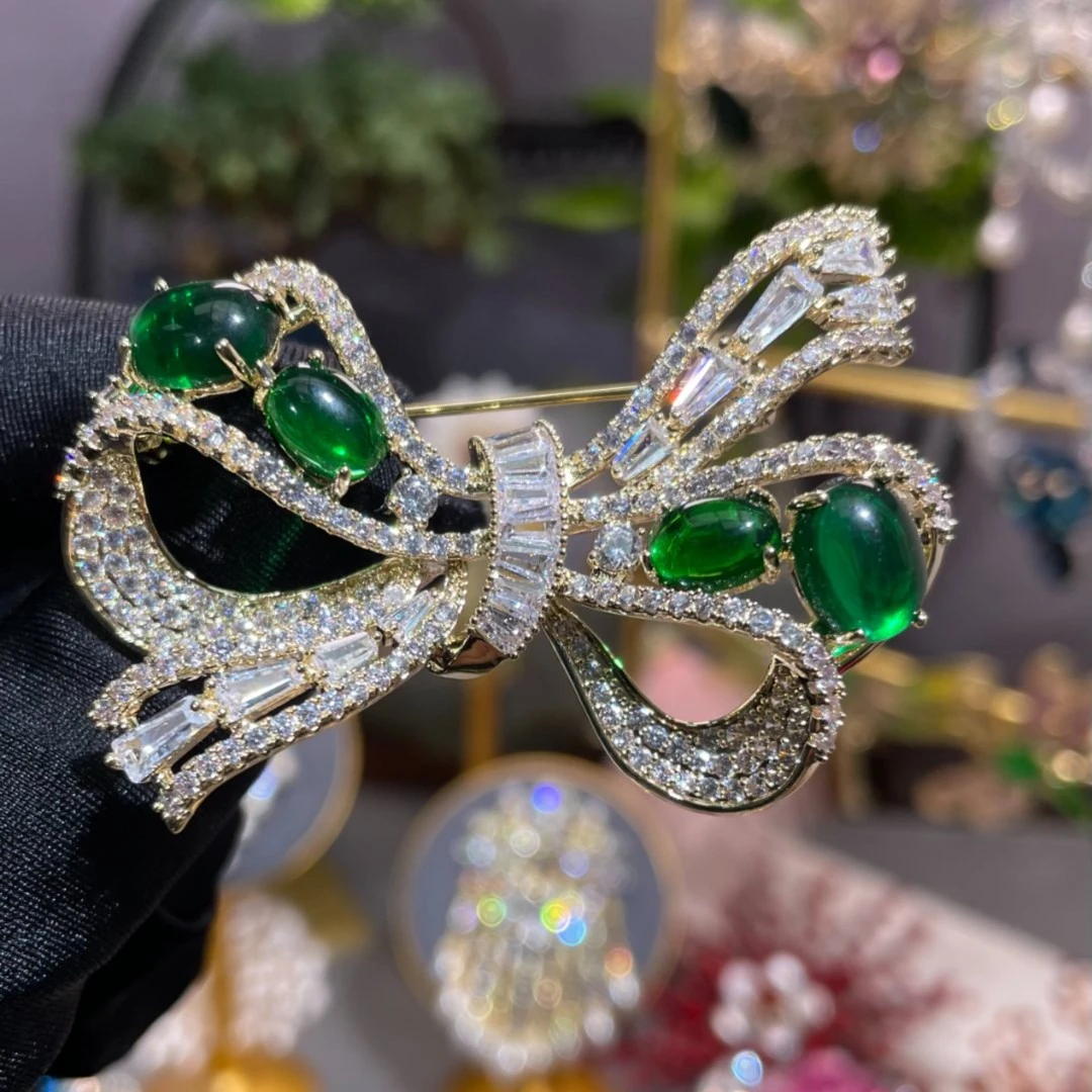 铜合金合成锆石胸针 HY625心有千千结《绿》胸针