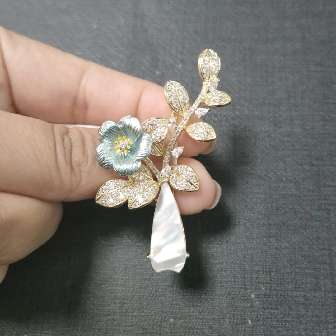 铜合金贝壳胸针 HY718白贝平安花胸针
