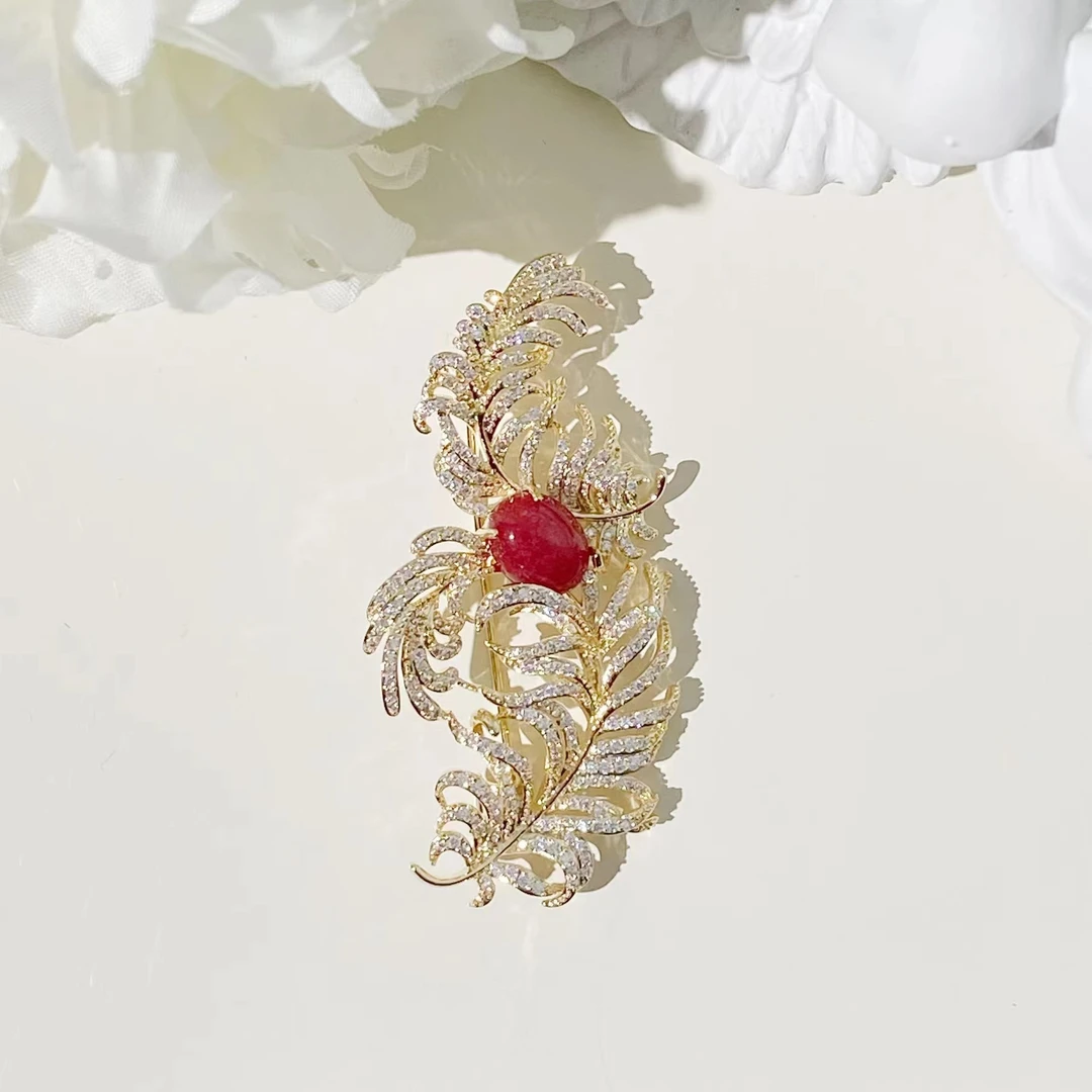 铜合金合成锆石胸针 HY2134羽露鸿珠胸针