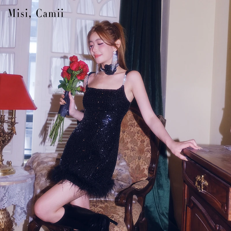 Misi,Camii秋冬黑色女小众时尚气质名媛修身钻饰羽毛边珠片吊带裙