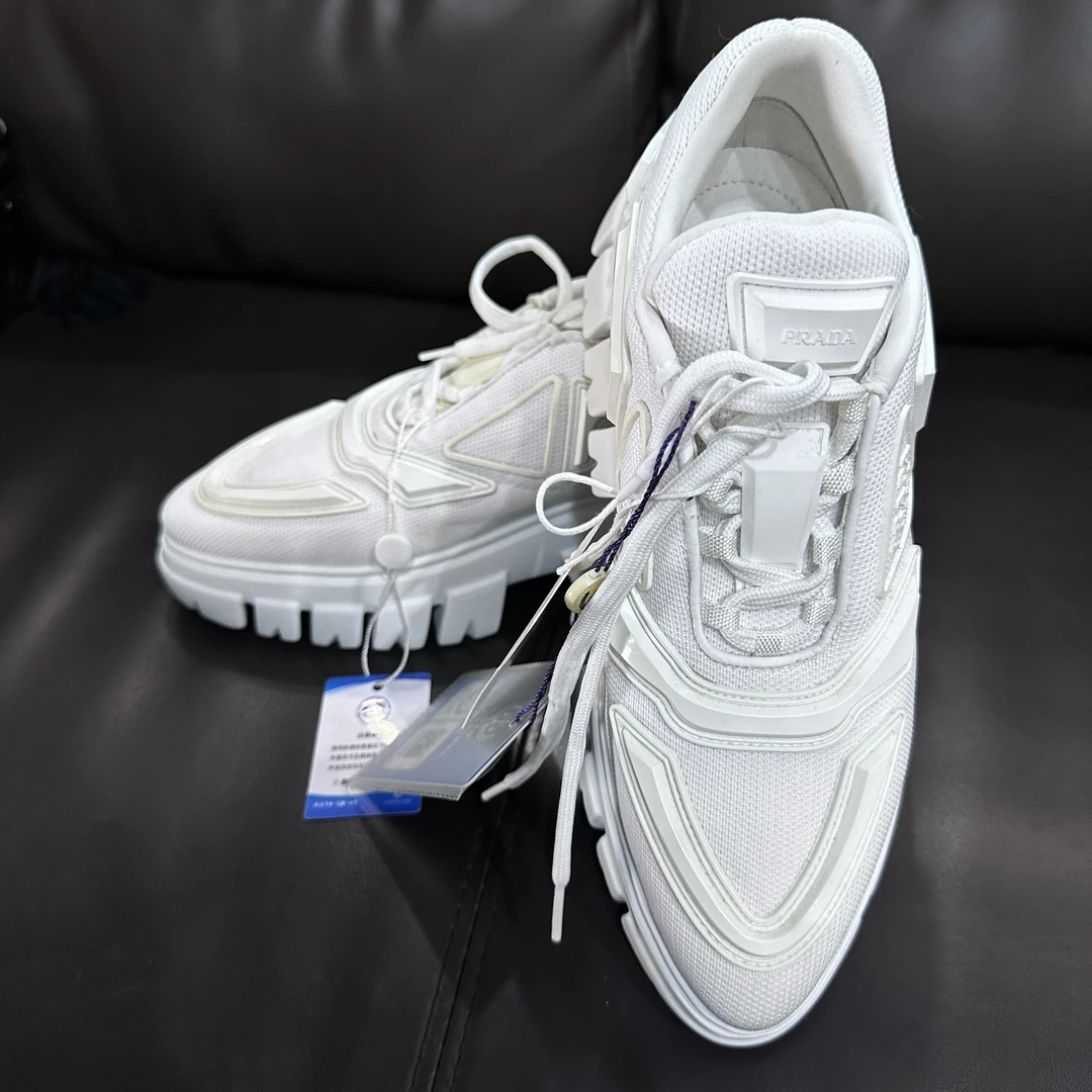 99新 Prada/普拉达 白色厚底鞋36码