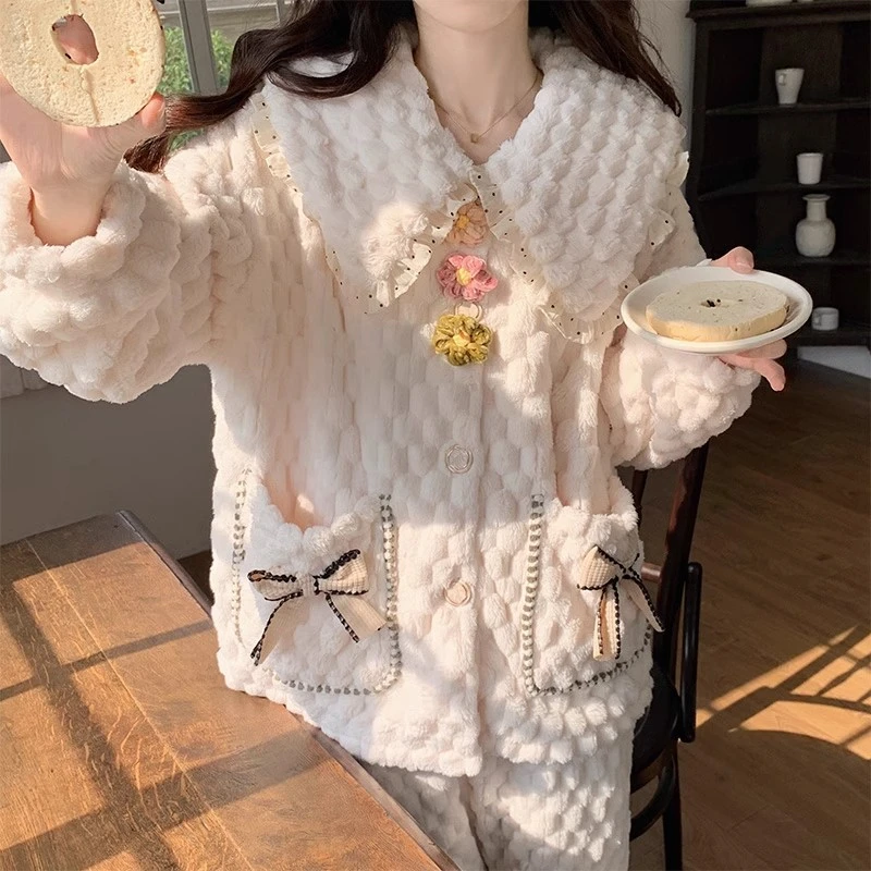 2023秋冬季新款法兰绒加绒加厚保暖套装冬款甜美翻领家居服可外穿