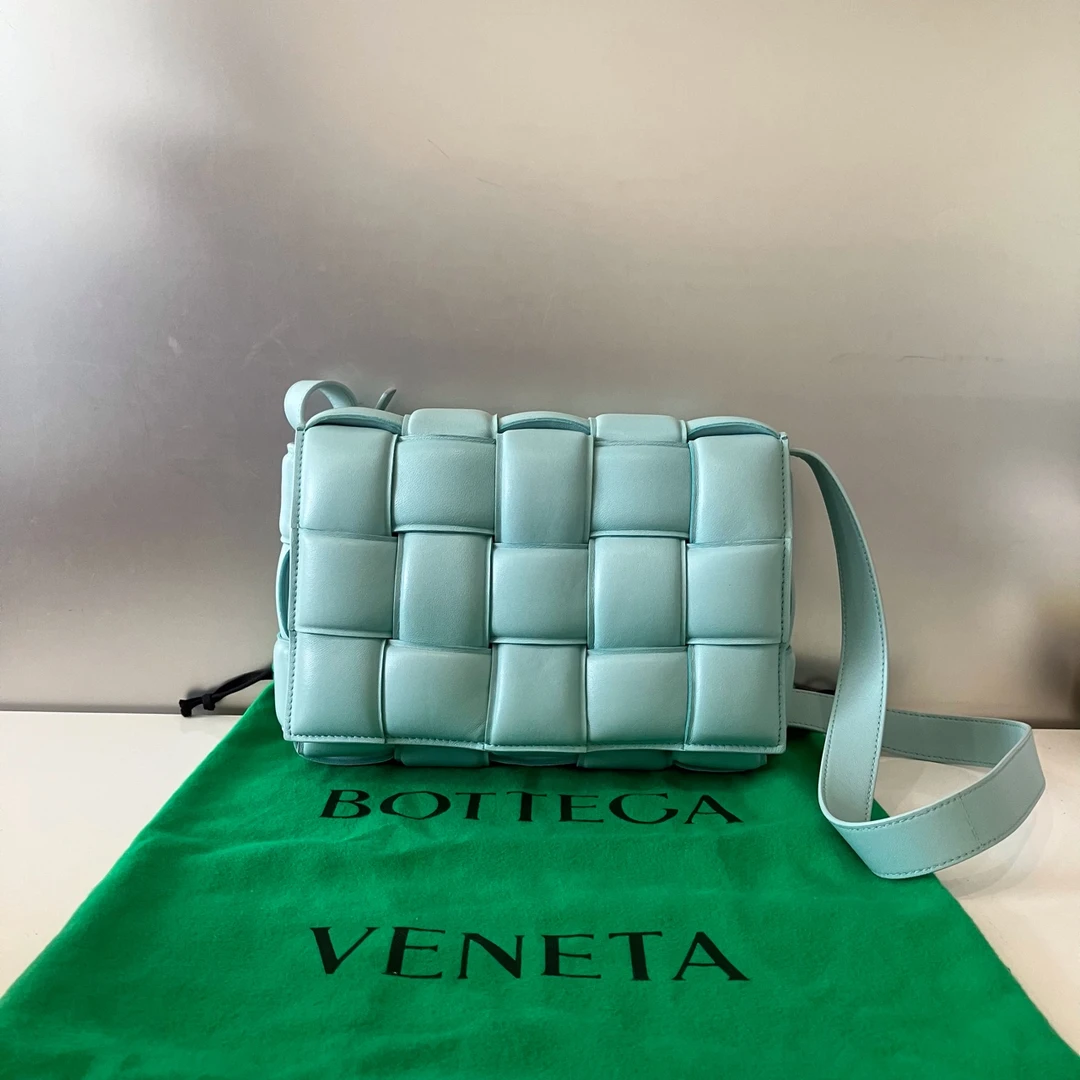 99新 BOTTEGA VENETA/葆蝶家 bv枕头包 99新 陈辰奢选